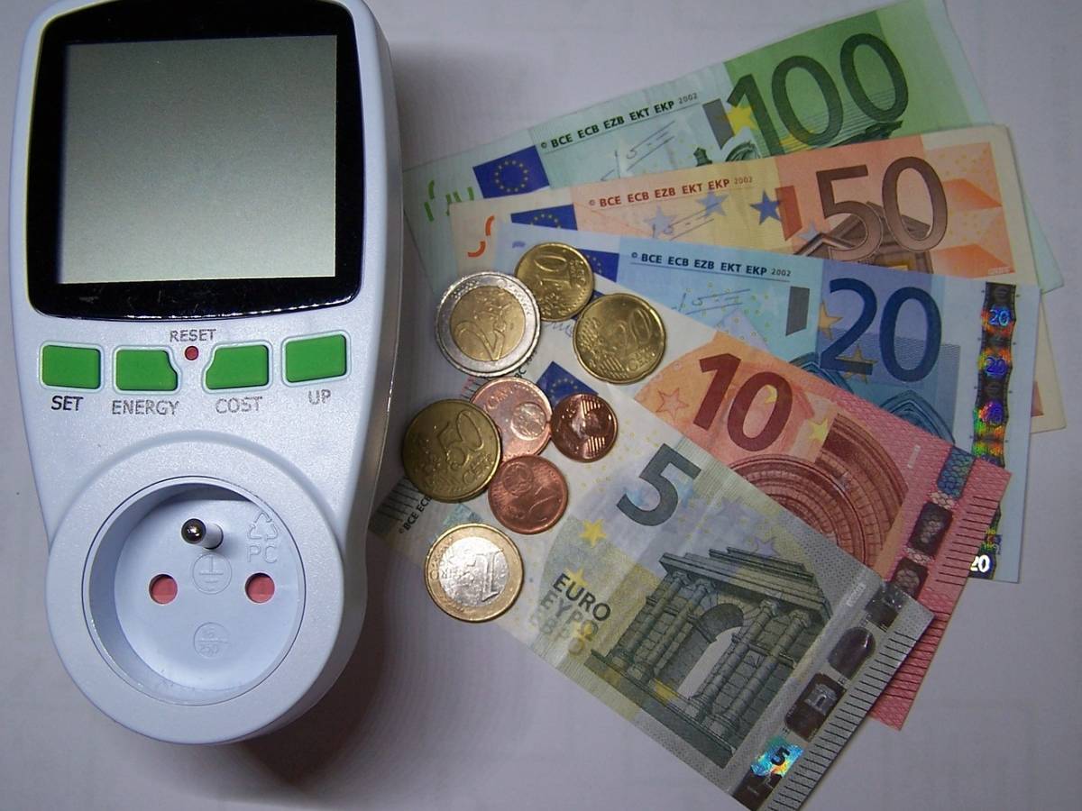 caro bollette sulla famiglia peso doppio che sull impresa da Ilgiornale.it caro bollette sulla famiglia peso doppio che sull impresa