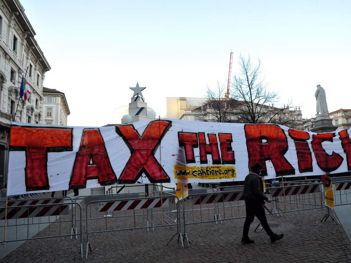 The left mobilizes the network to impose a patrimonial monarchy on Brussels for the rich The left mobilizes the network to impose a patrimonial monarchy on Brussels for the rich