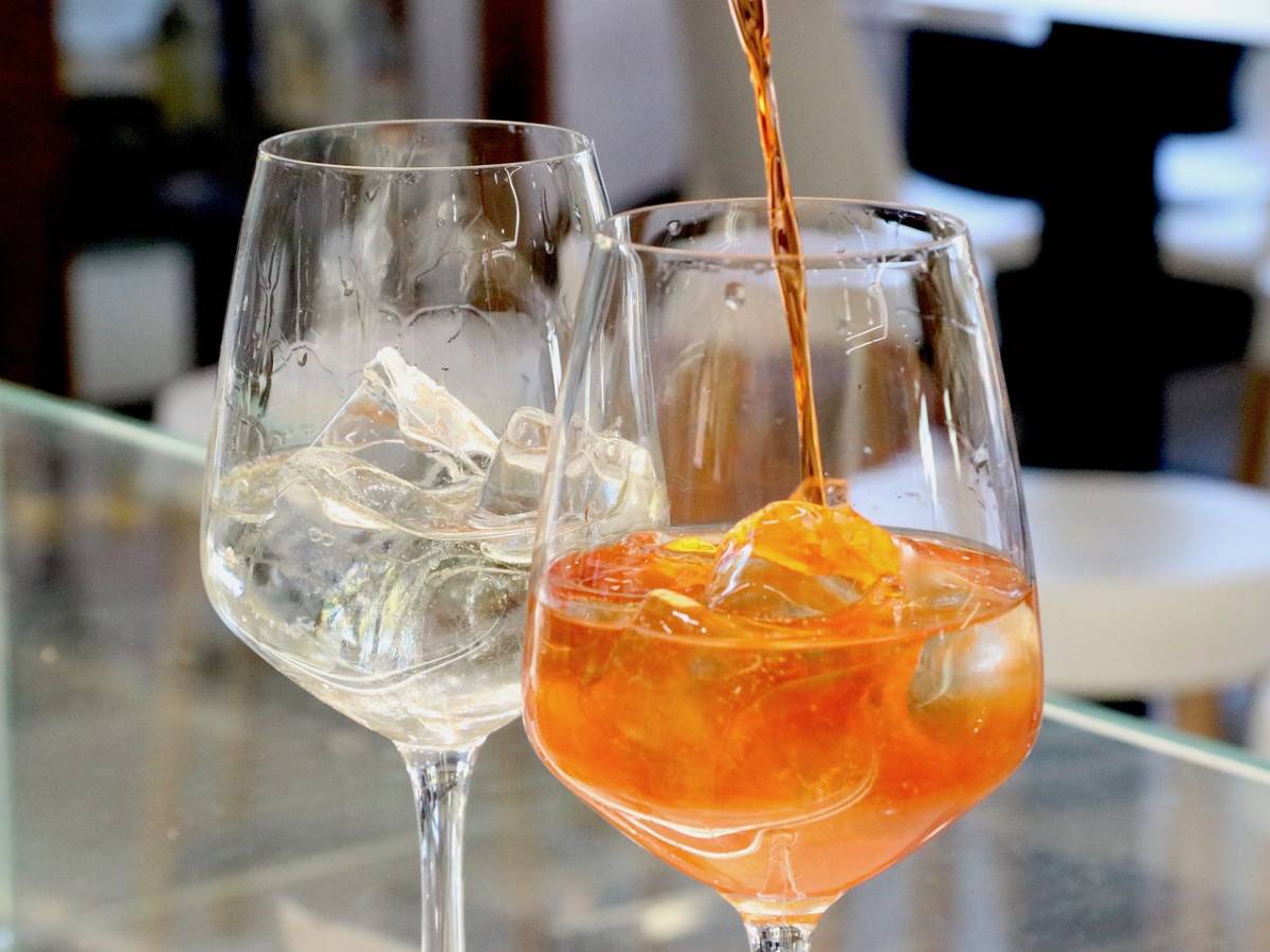 Cuidado con el hielo en las bebidas: riesgos para la salud Cuidado con el hielo en las bebidas: riesgos para la salud