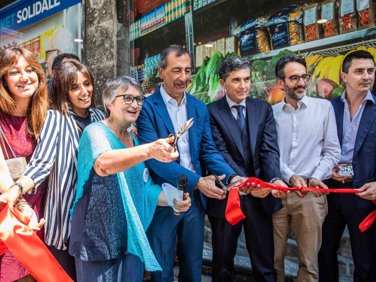 Inaugurazione Market solidale progetto Arca in via Bodio a Milano