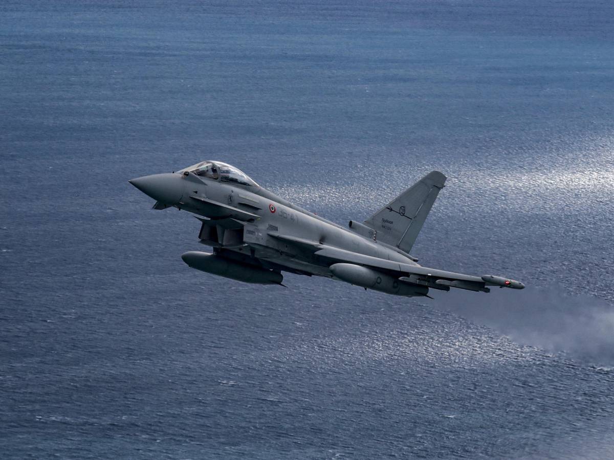 tensione nei cieli del baltico caccia italiani intercettano la perla nera russa da Ilgiornale.it tensione nei cieli del baltico caccia italiani intercettano la perla nera russa