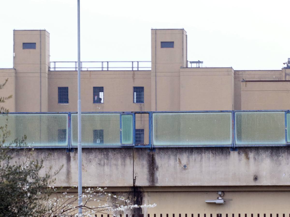 Espulso 7 volte in 2 anni ma ancora in Italia: il record dell’egiziano a Rebibbia Espulso 7 volte in 2 anni ma ancora in Italia: il record dell’egiziano a Rebibbia