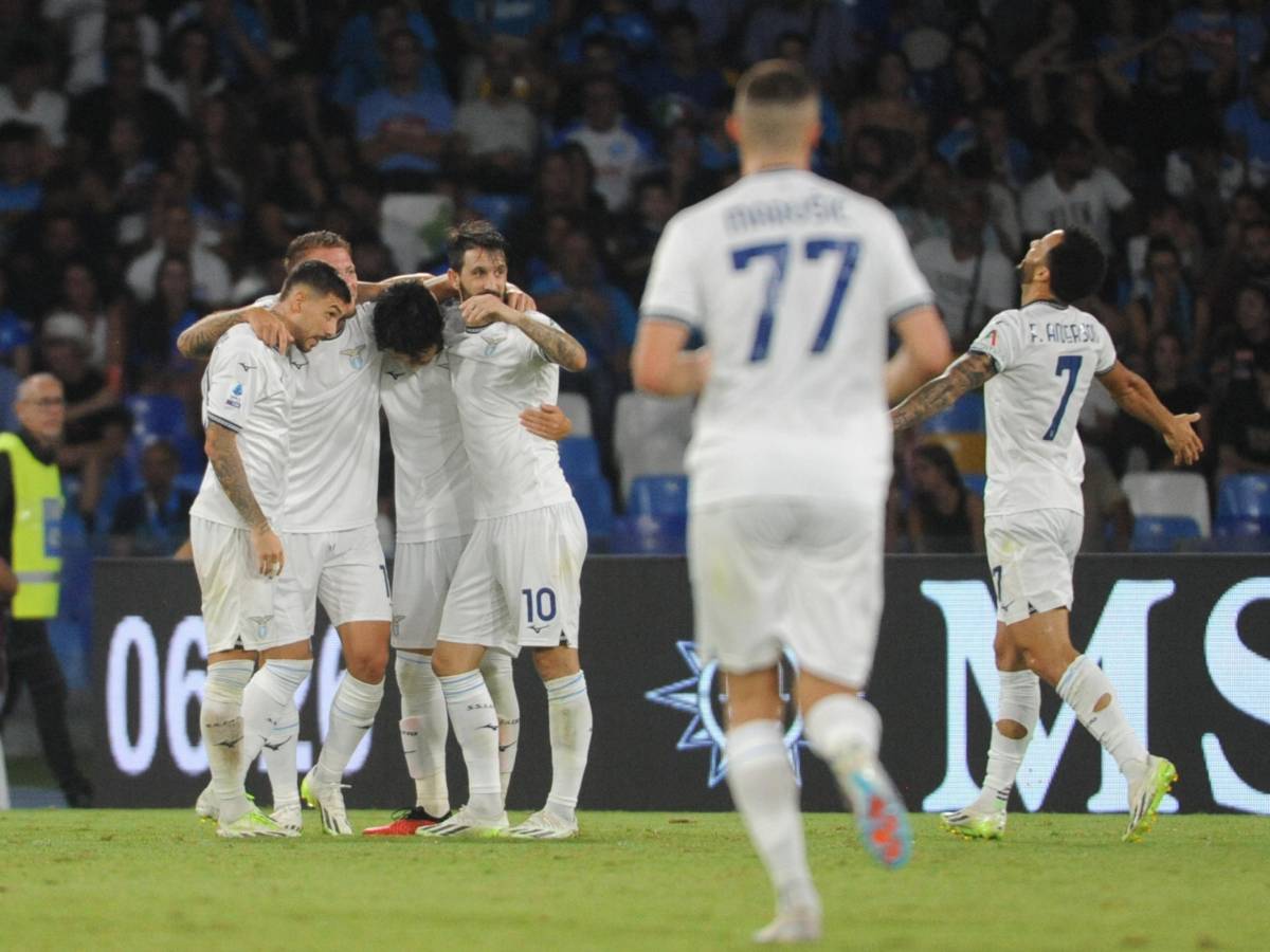 Napoli-Lazio 1-2, i primi tre punti arrivano al Maradona: Luis Alberto e  Kamada stendono i campioni d'Italia