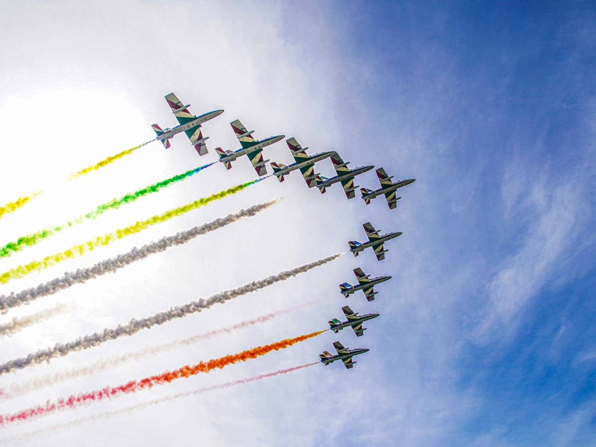 frecce tricolori oggi sul duomo per la festa dei 100 anni da Ilgiornale.it frecce tricolori oggi sul duomo per la festa dei 100 anni