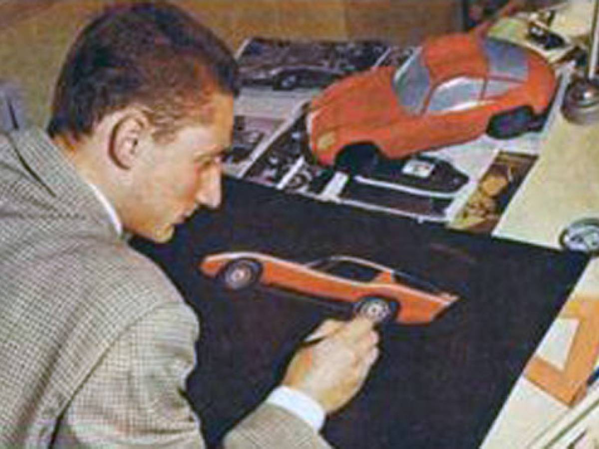 Morto Ercole Spada. La storia dell’automobile nella sua matita Morto Ercole Spada. La storia dell’automobile nella sua matita