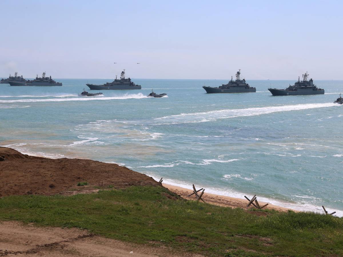 nave cinese attaccata dai russi cosa succede nel mar nero da Ilgiornale.it nave cinese attaccata dai russi cosa succede nel mar nero