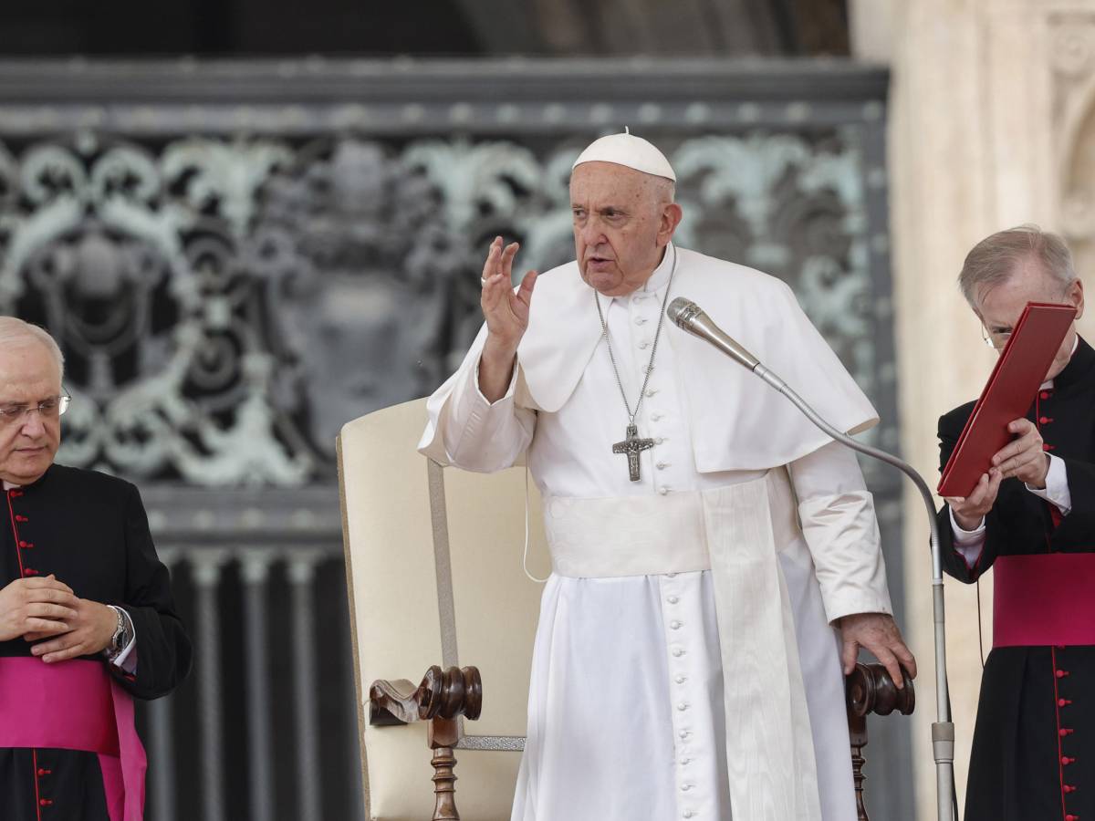 “Sem ofensa.”  O ex-bispo conservador “resignado” foi exonerado pelo Papa