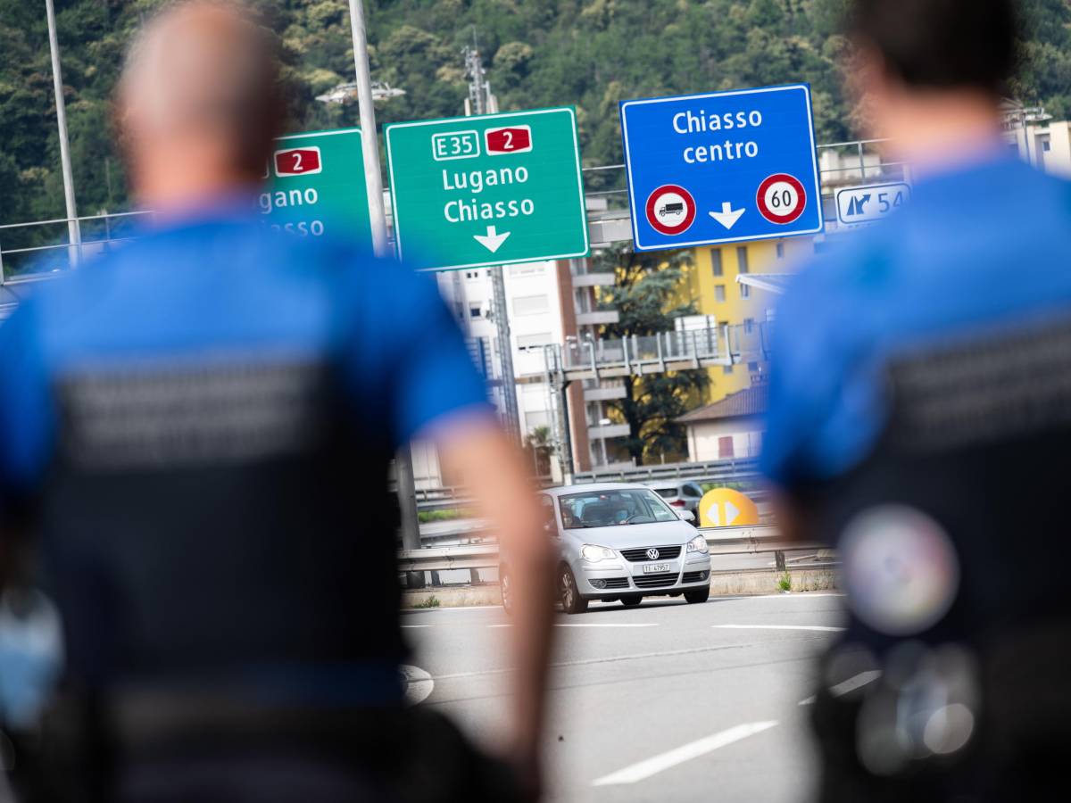 Italien utan migranter, butiker: Schweiz stänger också sina gränser