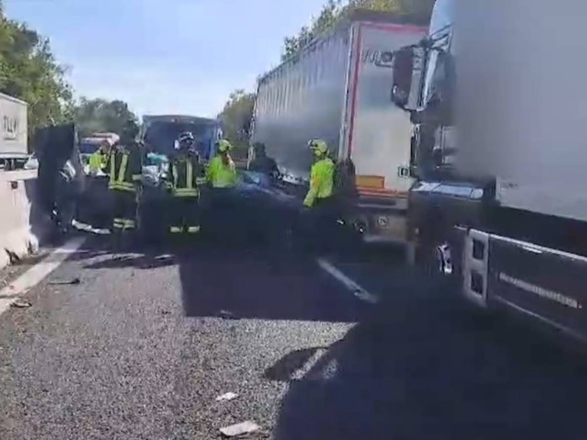 Tragedia Sulla A13, Auto Resta Schiacciata: Morta Una Mamma E La Bimba ...