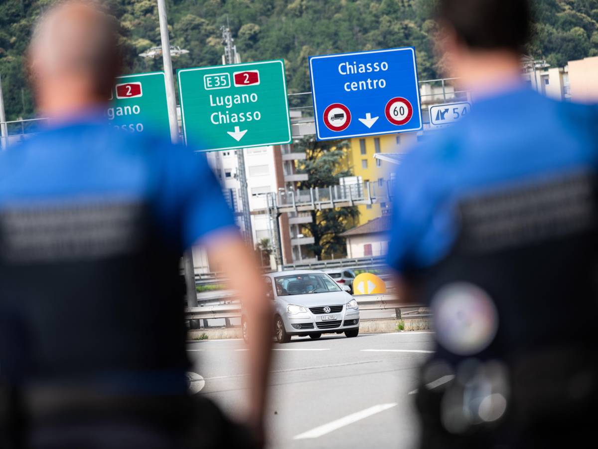 By train from Milan to Chiasso: This is how Switzerland has fortified its borders