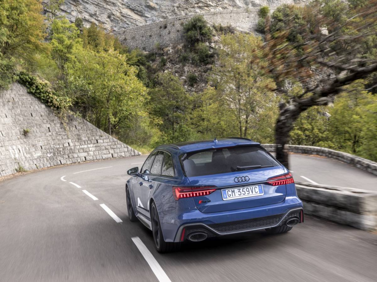 Audi RS6 Performance 2023: guarda la gallery del primo contatto  6