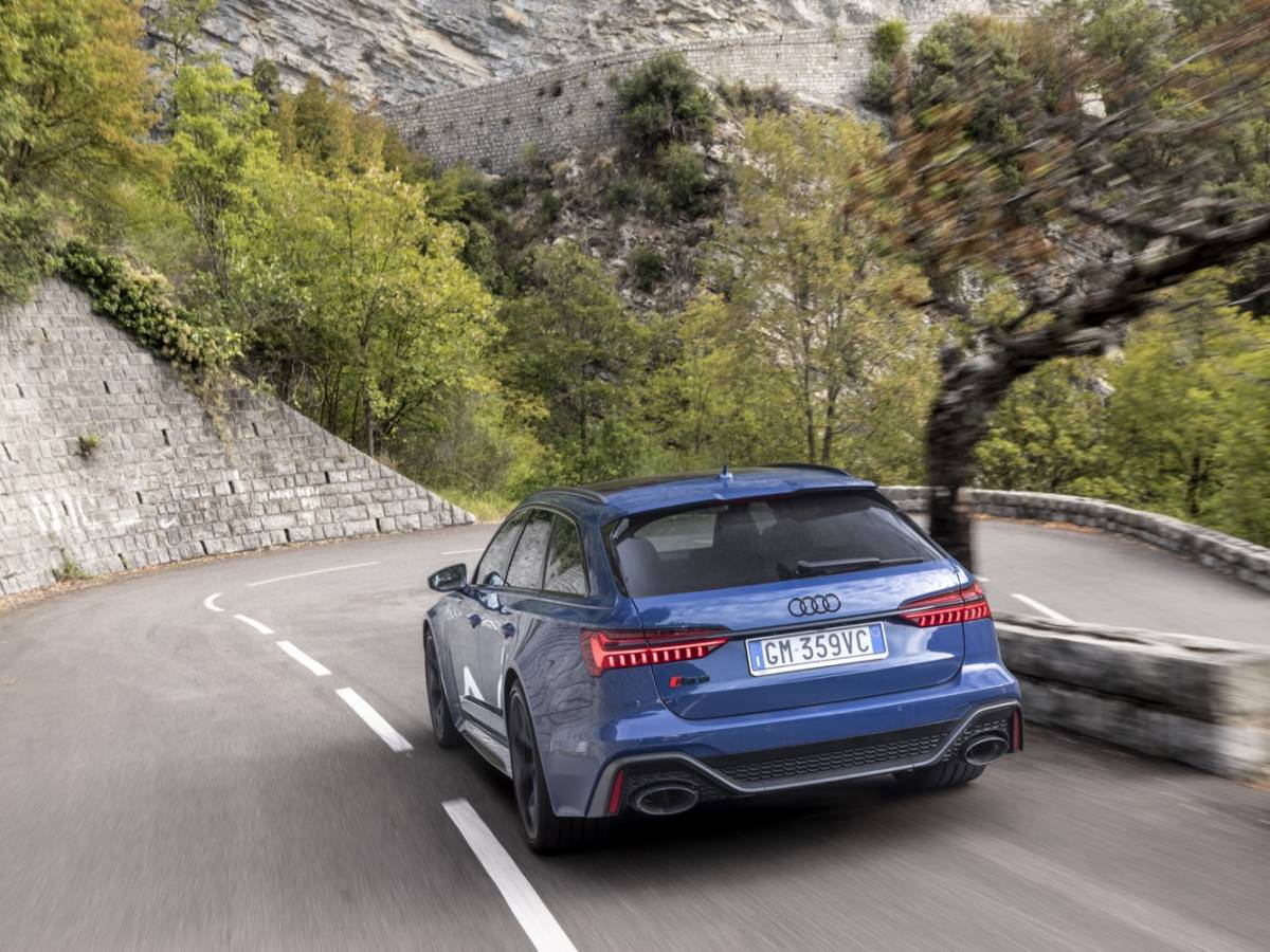 Audi RS6 Performance, come va la supercar travestita da station wagon - Il  Sole 24 ORE