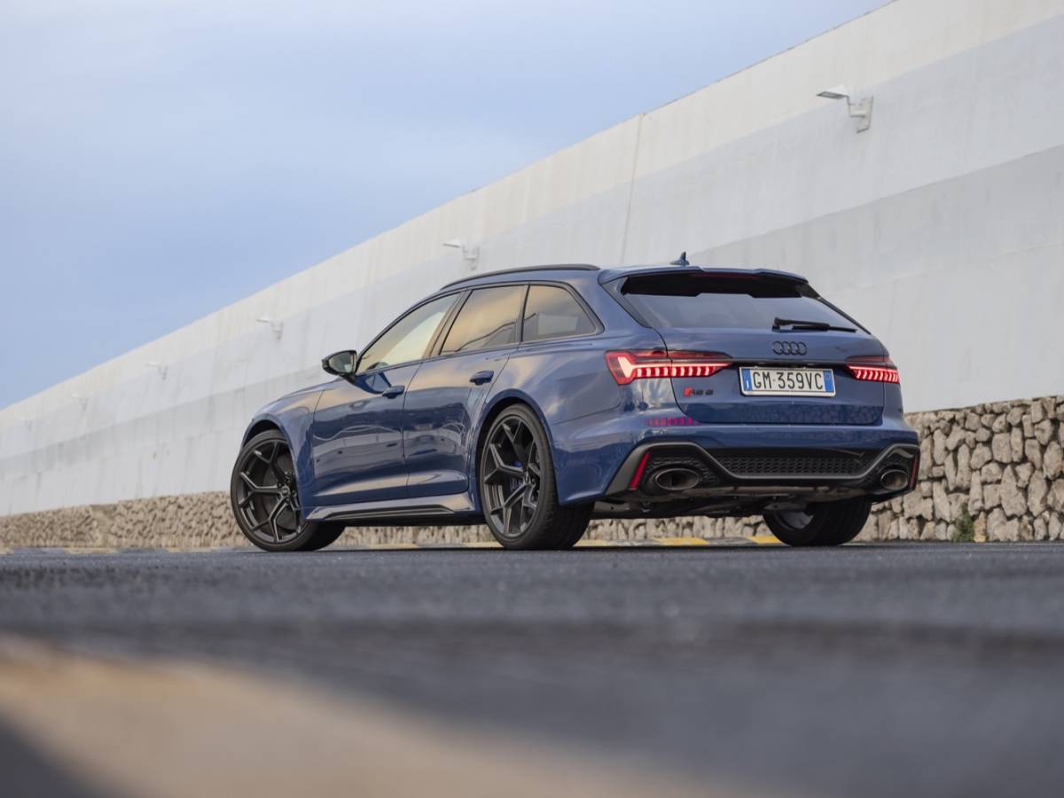 Audi RS6 Performance 2023: guarda la gallery del primo contatto  18