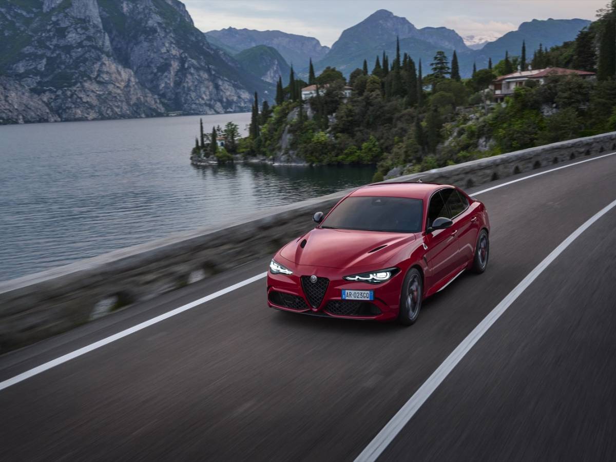Foto copertina Alfa Romeo Giulia Quadrifoglio 2023