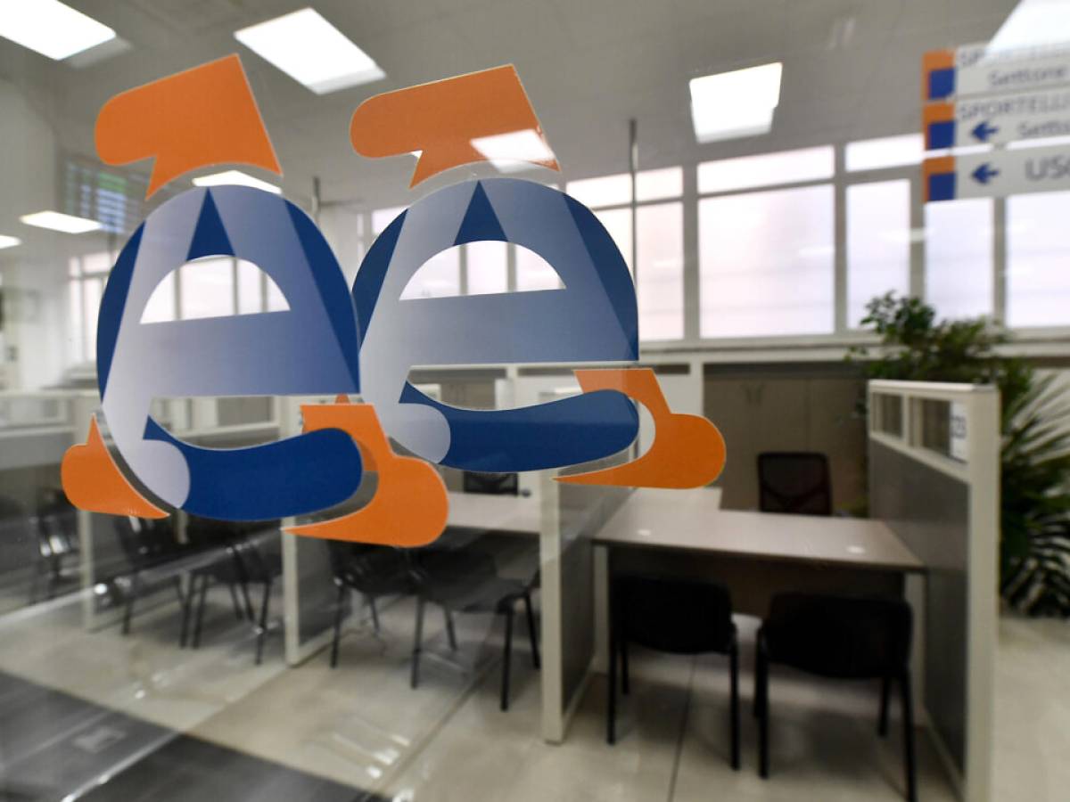 Entonces la clase media sigue esperando. Entonces la clase media sigue esperando.