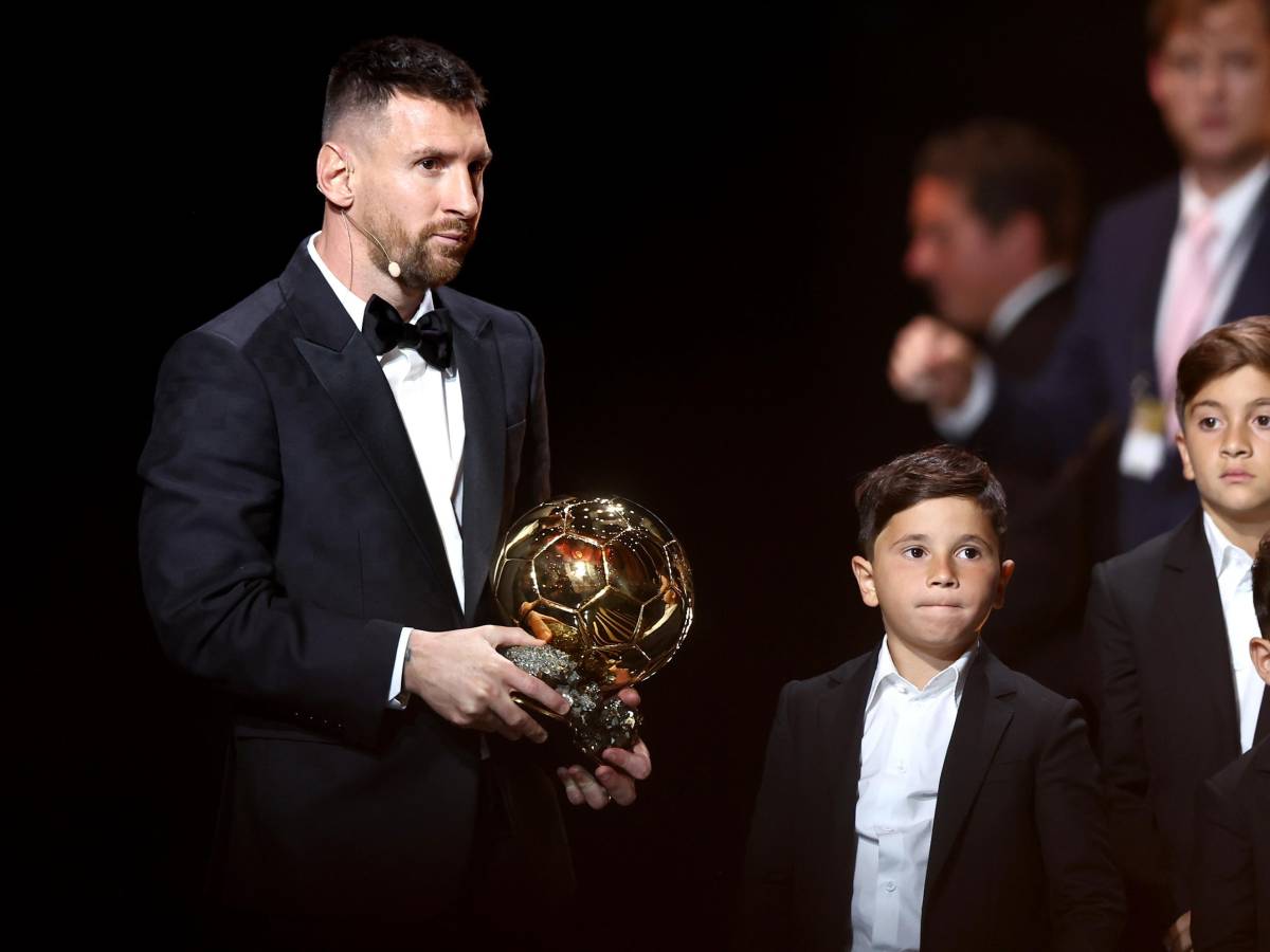 Messi e l'ottavo Pallone d'Oro (tra i fischi dei francesi): ecco cosa è successo