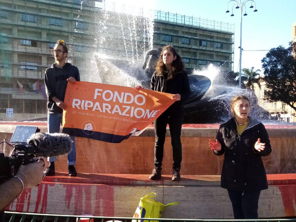 Blitz Di Ultima Generazione, Imbrattata La Fontana Dei Malavoglia A ...