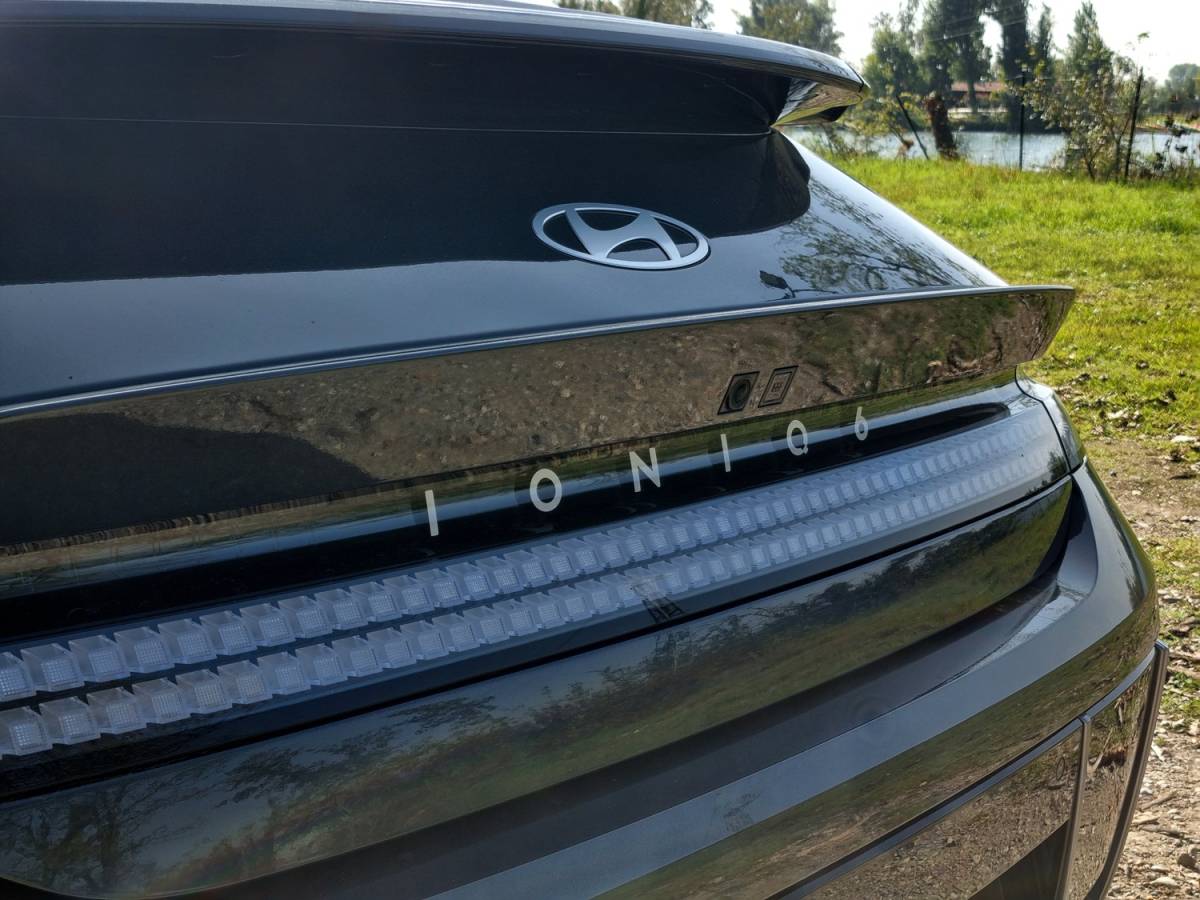 Hyundai Ioniq 6: guarda la gallery della berlina elettrica da oltre 500 km 9