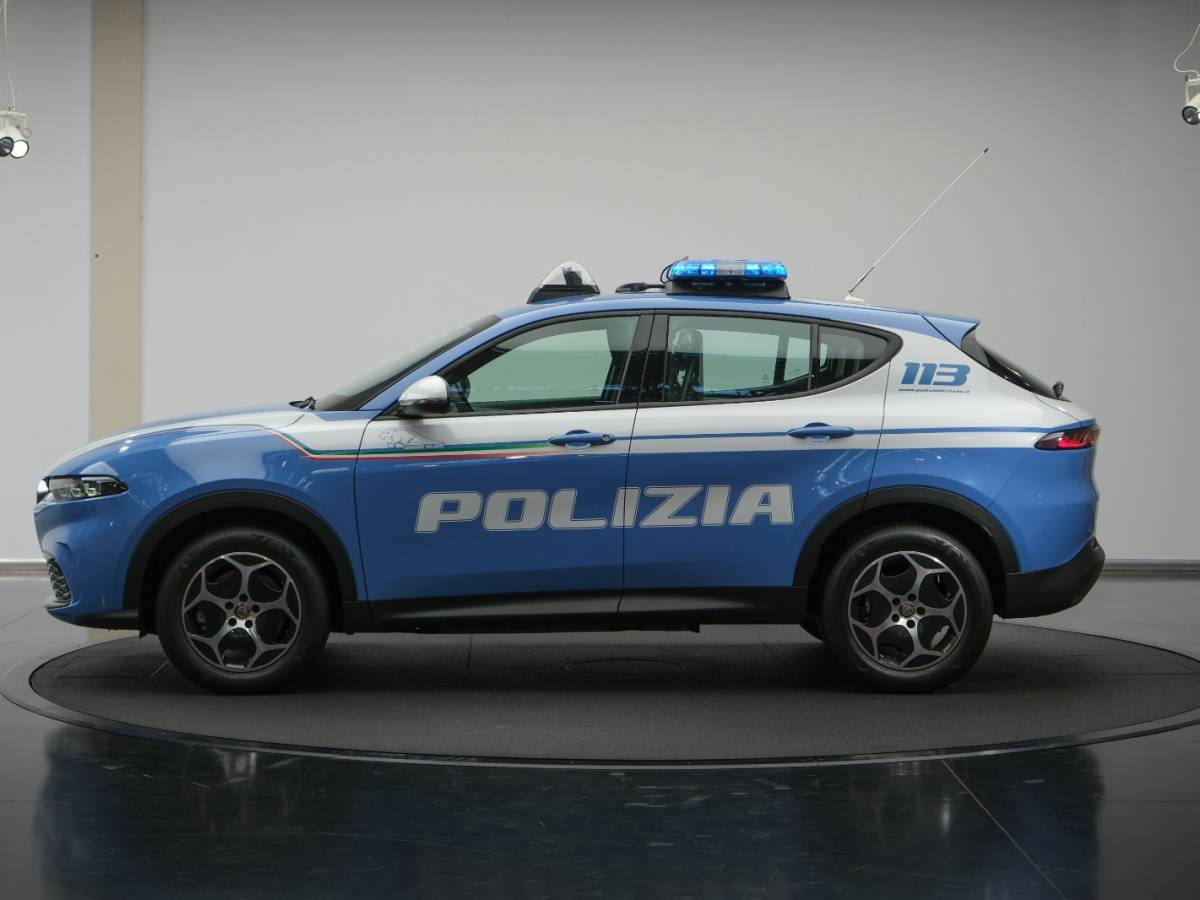 Alfa Romeo Tonale della Polizia di Stato, guarda la gallery 11