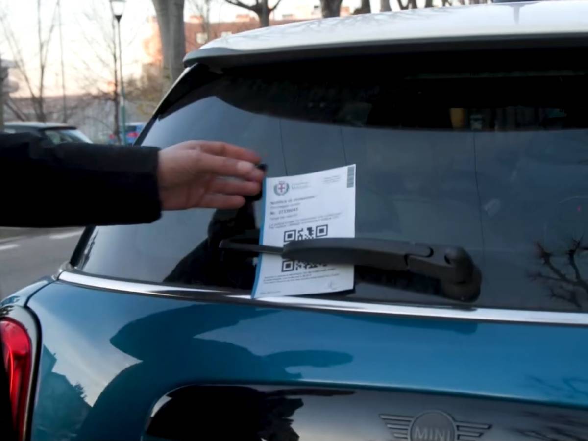 come proteggersi dalla truffa del qr code nei parcheggi