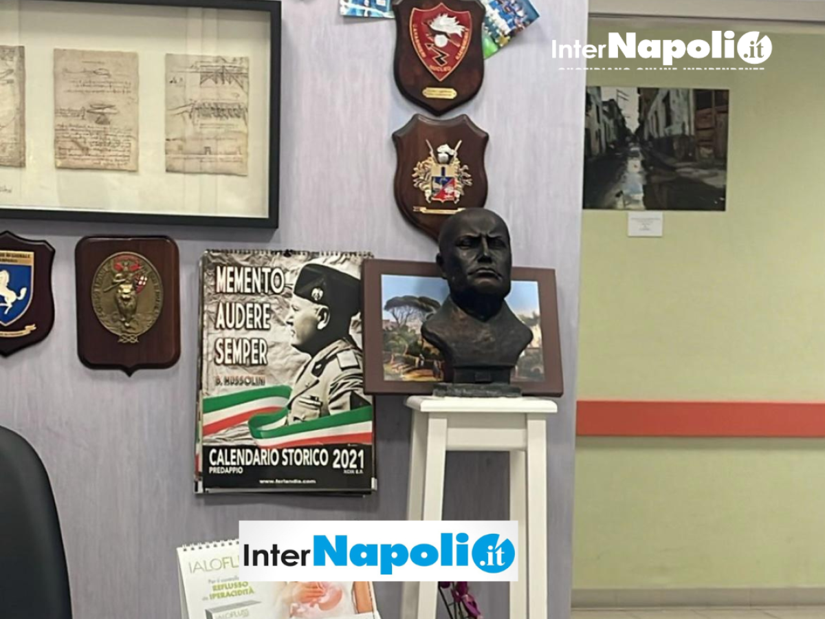 Napoli, all'ospedale Cardarelli spunta il busto di Mussolini 