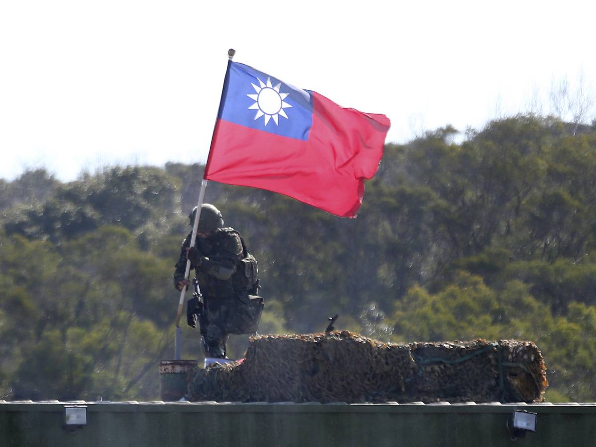 Tra bunker e droni: ecco la prima linea del fronte cinese di Taiwan Tra bunker e droni: ecco la prima linea del fronte cinese di Taiwan