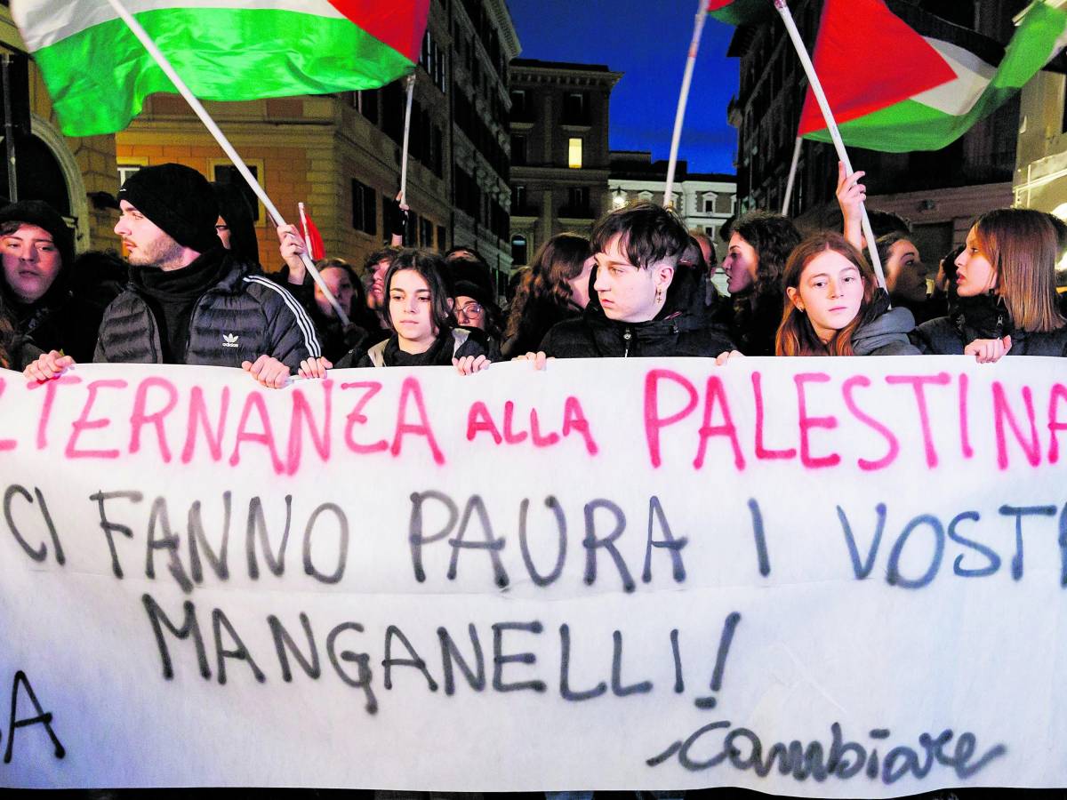 Scuola, i collettivi incitano alla rivolta Scuola, i collettivi incitano alla rivolta