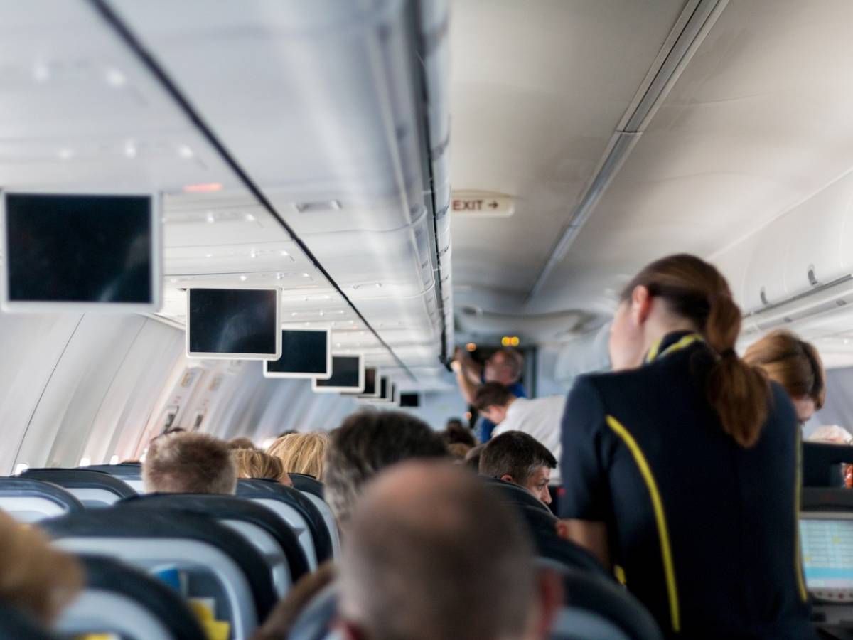 occhio a cosa bevi in aereo perch233 l acqua 232 potenzialmente nociva lo studio che cambia tutto da Ilgiornale.it occhio a cosa bevi in aereo perch233 l acqua 232 potenzialmente nociva lo studio che cambia tutto