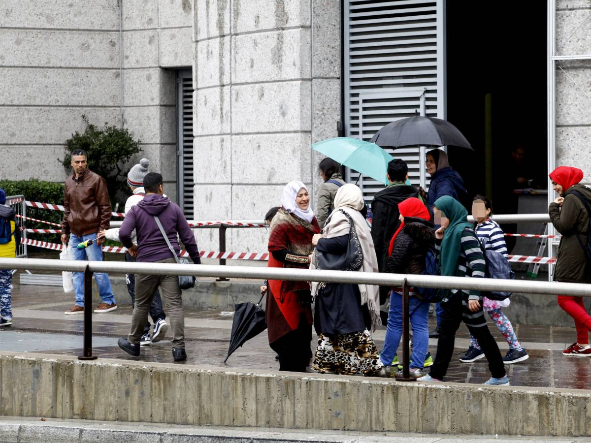 "Basta permessi se non si impegnano a rispettare le nostre tradizioni". La stretta sugli islamici "Basta permessi se non si impegnano a rispettare le nostre tradizioni". La stretta sugli islamici