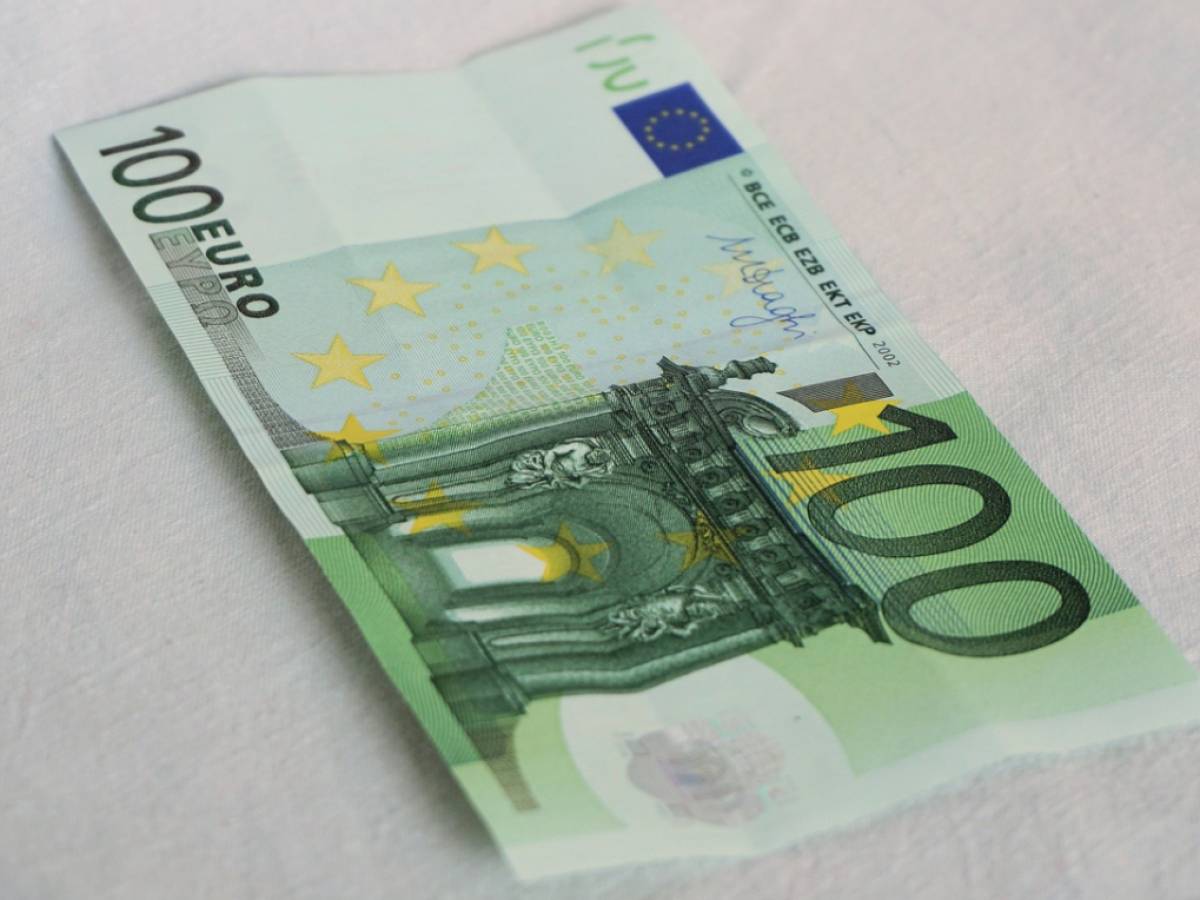 Stipendi, 100 euro in più a settembre: ecco a chi spettano