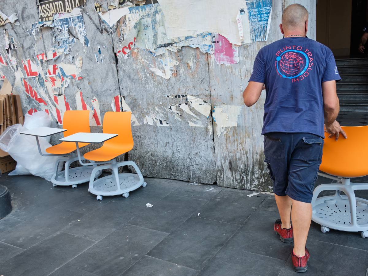 banchi a rotelle un salasso da centinaia di milioni di euro mai utilizzato da Ilgiornale.it banchi a rotelle un salasso da centinaia di milioni di euro mai utilizzato