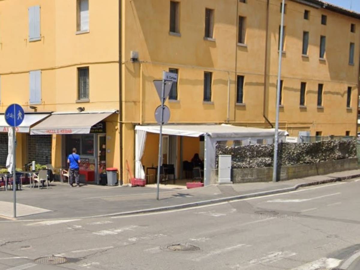 Agguato a colpi di machete all'uscita dal ristorante: orrore a Modena