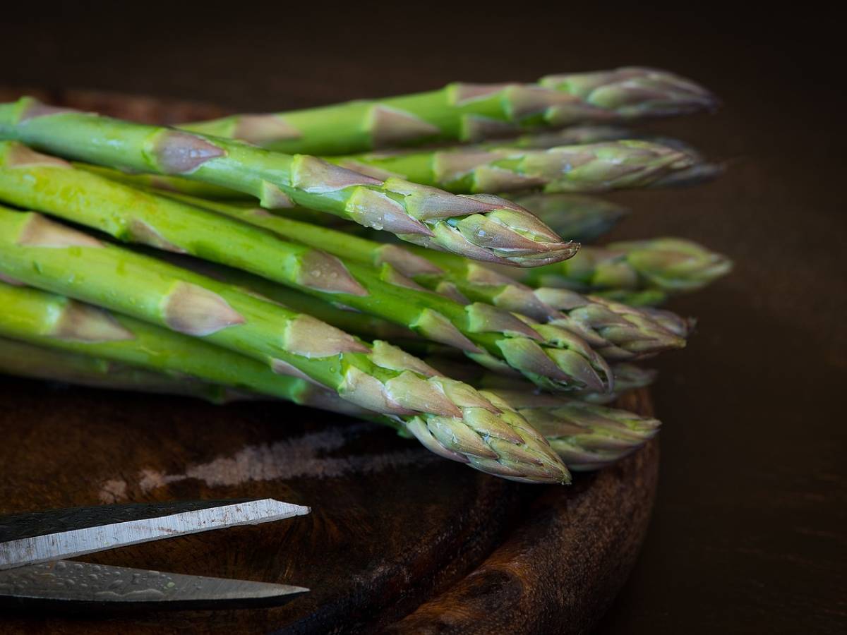 Asparagus, 5 reasons to eat them: allies of the slimming diet and the kidneys