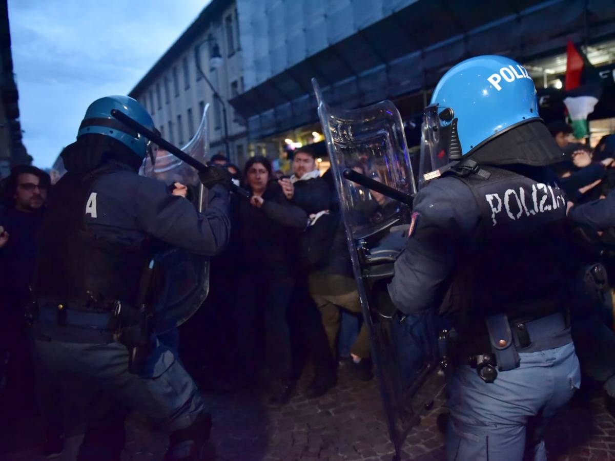 Nordio: "Presto una norma per escludere gli agenti in servizio dal registro degli indagati" Nordio: "Presto una norma per escludere gli agenti in servizio dal registro degli indagati"