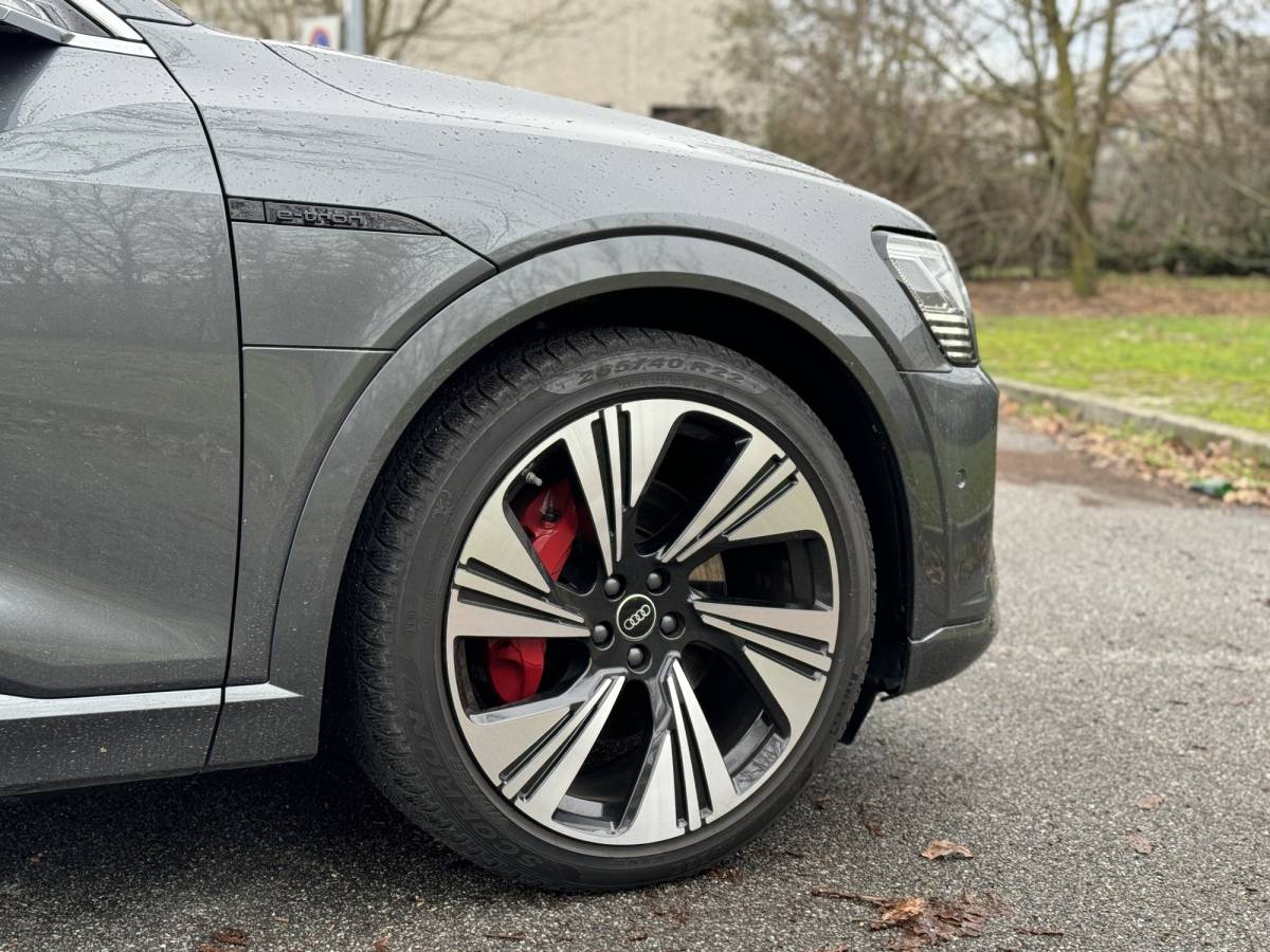 Audi Q8 Sportback e-tron: la gallery del SUV premium 100% elettrico tedesco 12