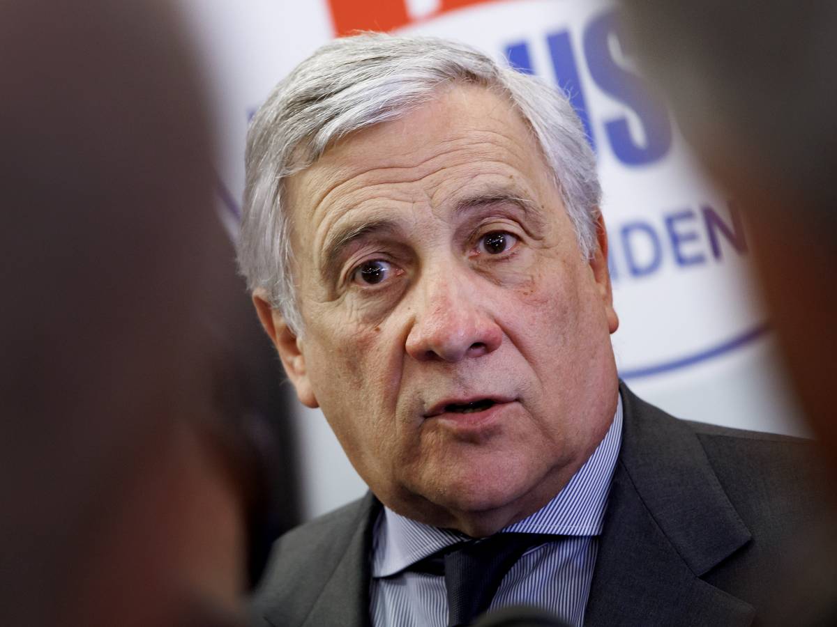 Tajani su Casapound: "Non si scioglie organizzazione 'a capocchia'"