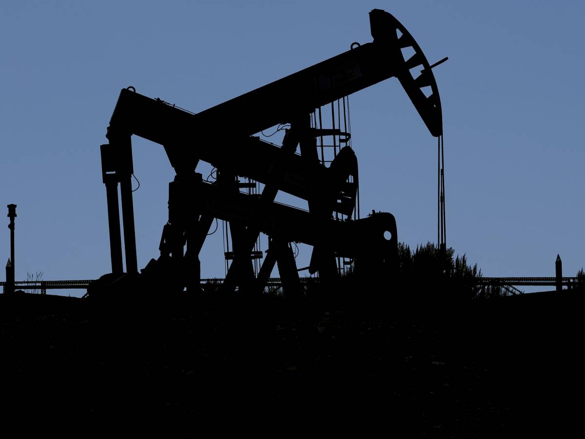 Venezuela y Estados Unidos presionan para producir más petróleo Venezuela y Estados Unidos presionan para producir más petróleo