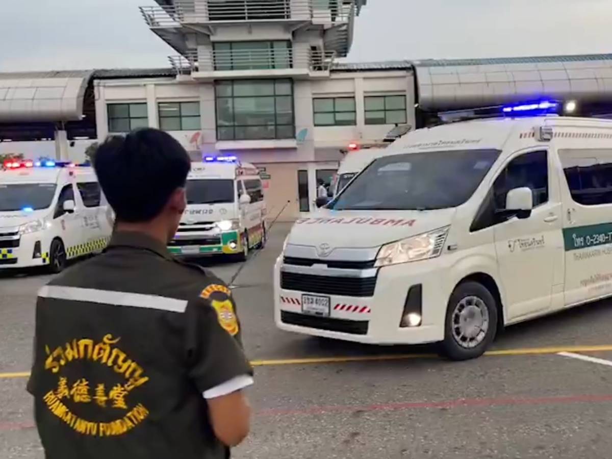 Turbolenza sul volo Londra Singapore: un morto e 30 feriti