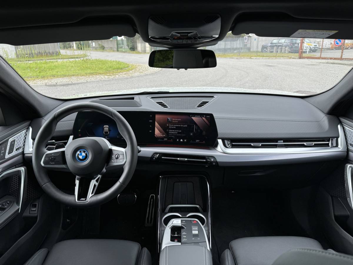 BMW iX2 xDrive 30: la gallery del nuovo suv elettrico sportivo 17