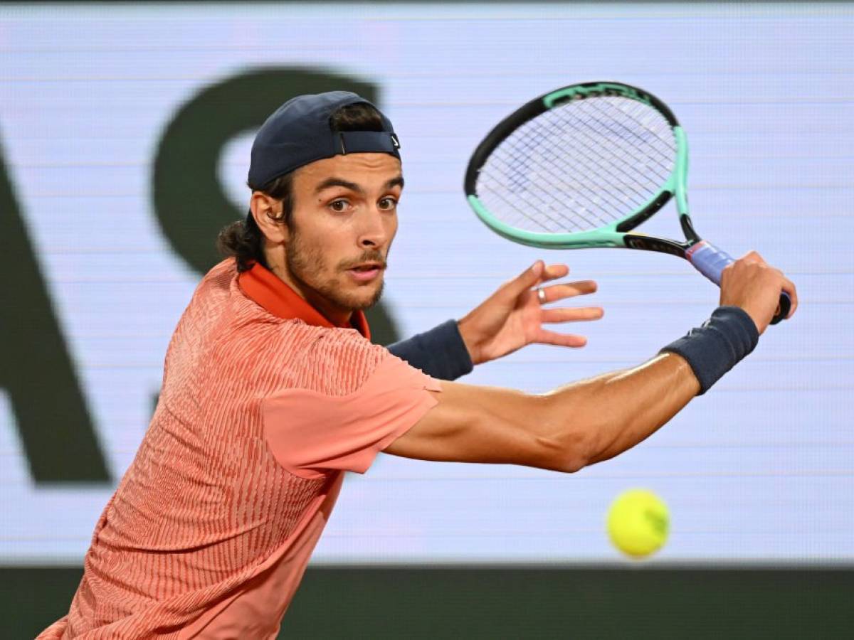 Roland Garros, Musetti sfida Djokovic: 2 3 1° set | DIRETTA