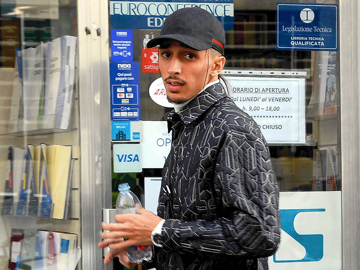 Baby Gang videochiama Pandetta dal palco. Ma il nipote del boss è in carcere Baby Gang videochiama Pandetta dal palco. Ma il nipote del boss è in carcere