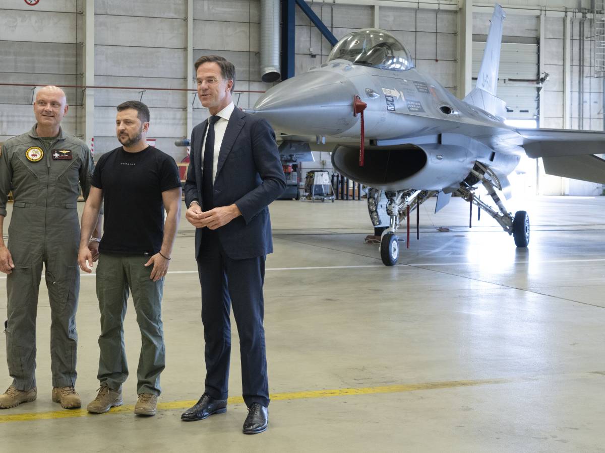 Kiev pronta a muovere gli F 16: la mossa che mette le basi Nato nel mirino di Putin