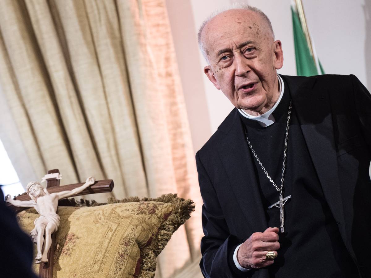 La confessione di Ruini: "Scalfaro mi chiese aiuto per far cadere Berlusconi"