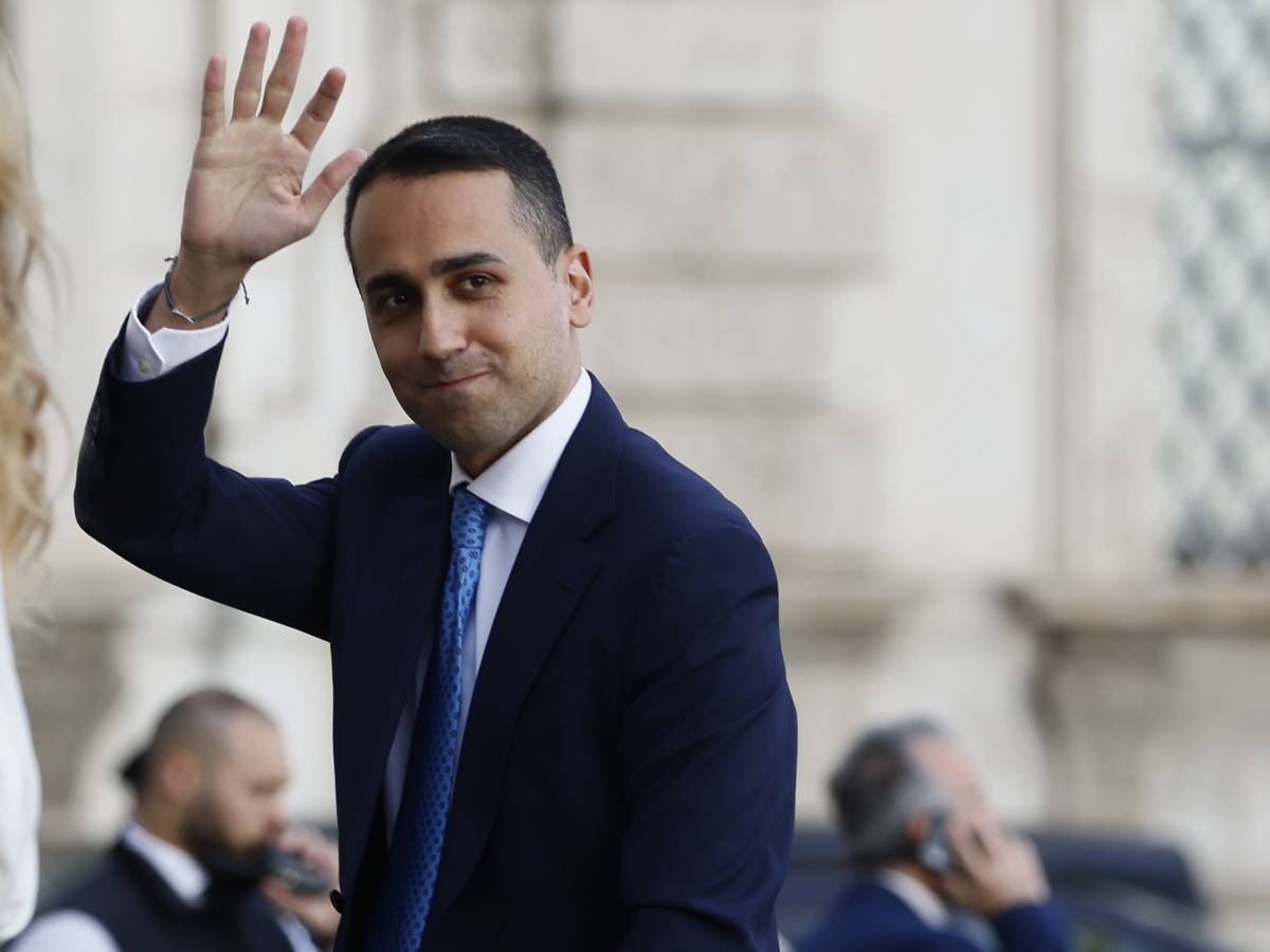Aiuto Di Maio tifa Meloni, Landini fa ridere e Zelensky: quindi, oggi... Aiuto Di Maio tifa Meloni, Landini fa ridere e Zelensky: quindi, oggi...