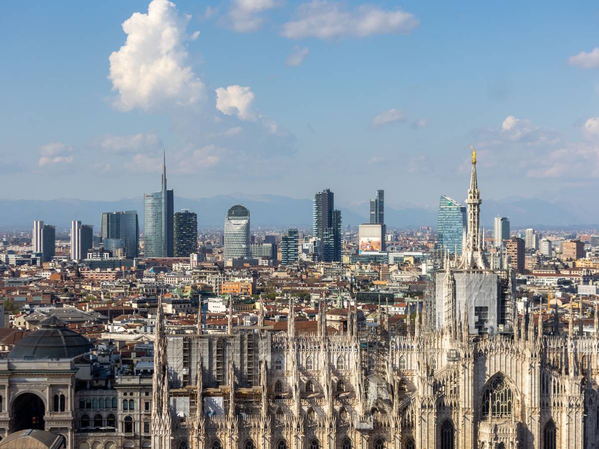 Terremoto al Comune di Milano. Chiesto l Terremoto al Comune di Milano. Chiesto l