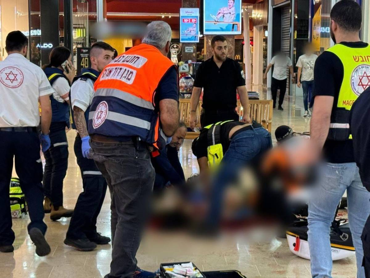 Attacco con coltello in Israele: due feriti gravi in un centro commerciale