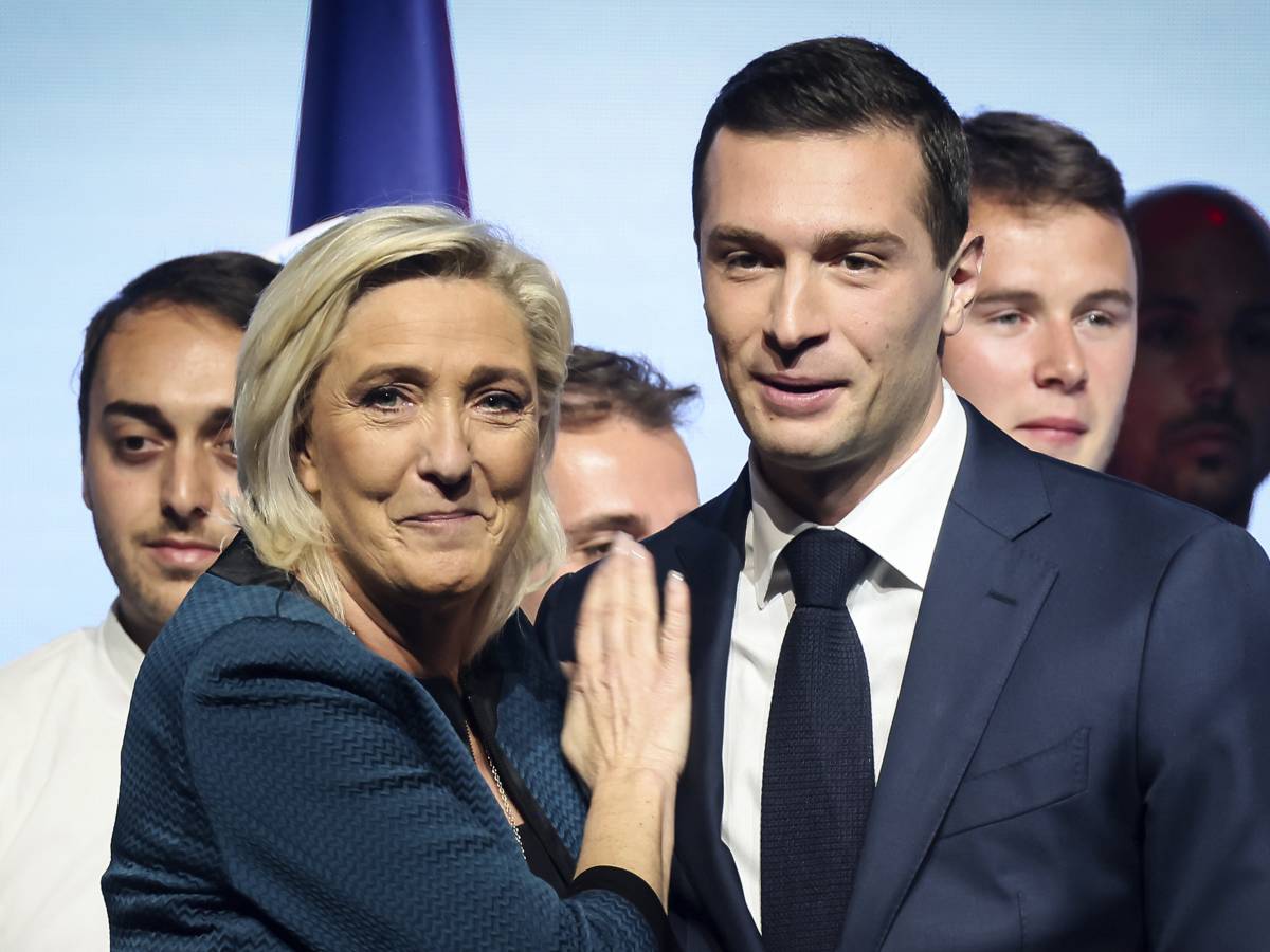 Francia, chiusi i primi seggi. I media belgi: "Le Pen prima, ma senza maggioranza assoluta"