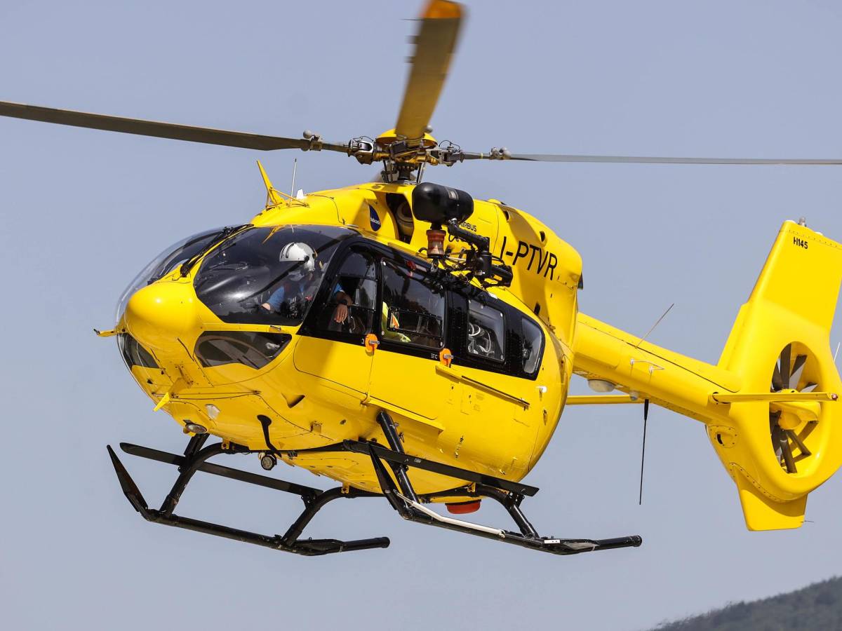 precipita un elicottero sul lago maggiore un morto e tre feriti da Ilgiornale.it precipita un elicottero sul lago maggiore un morto e tre feriti