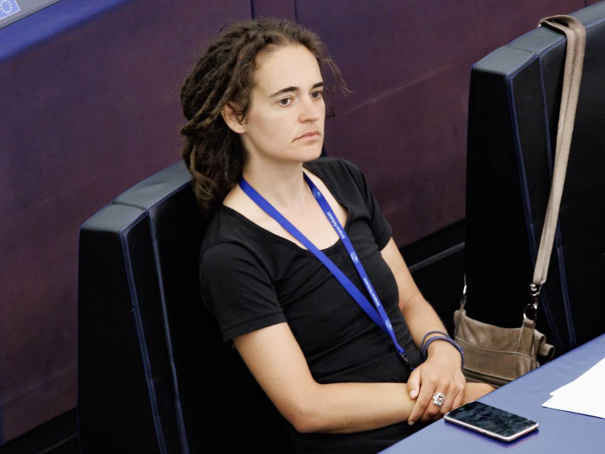 "Scelta per spirito collettivo". Carola Rackete si dimette da eurodeputata "Scelta per spirito collettivo". Carola Rackete si dimette da eurodeputata