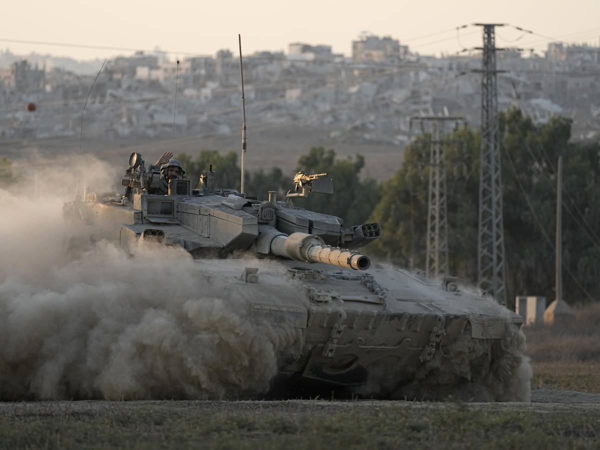 Israele muove i tank, colpi di artiglieria al confine: iniziata l